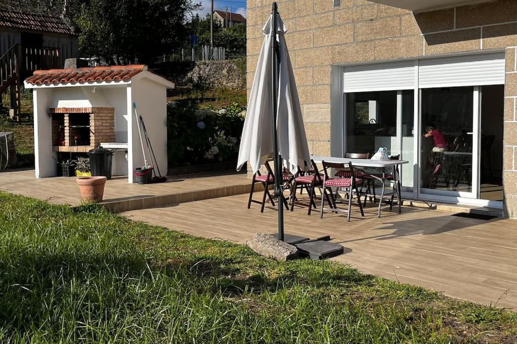 Agradable Casa Rural Entre Pontevedra Y Arcade Bagian luar foto